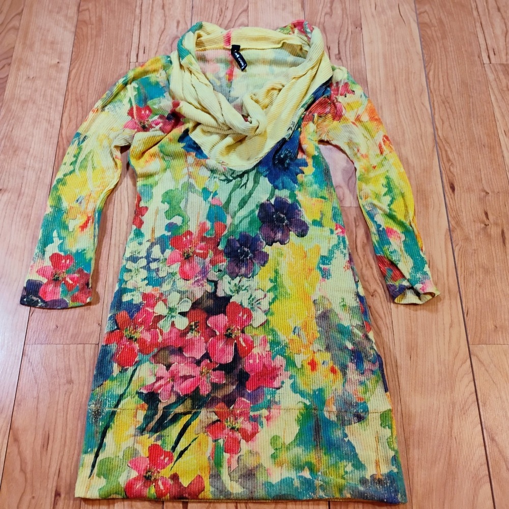 CasaLee Women's Large Yellow Floral Graphic Ruffle Neck Blouse Y2K Summer Top